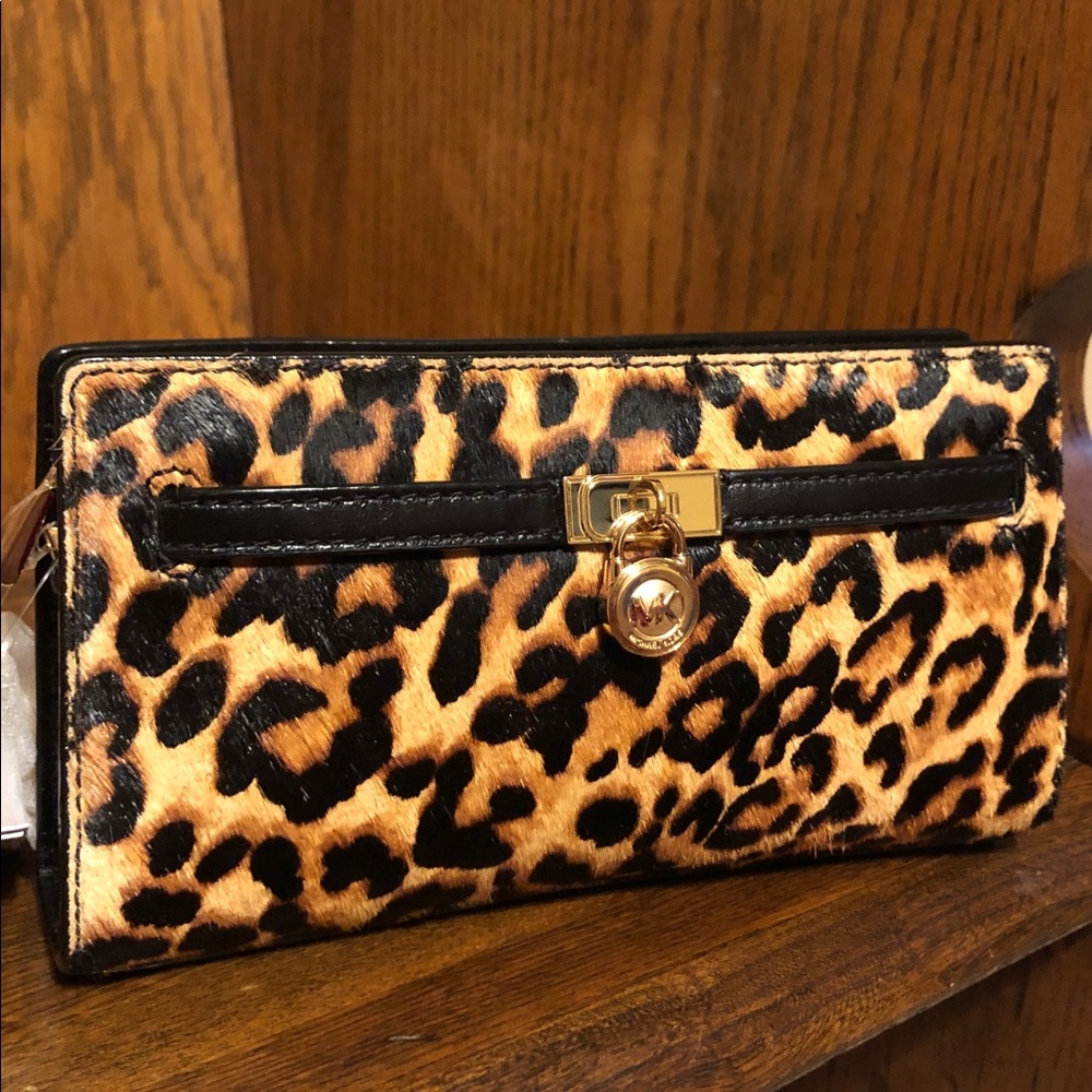 NWT-Michael Kors-Hamilton Moderne-X-Small Convertible Crossbody-Leopard-CalfHair - Picture 4 of 16